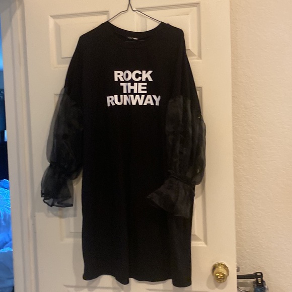 Fashion Nova Dress (Rock the Runway) - Picture 4 of 6